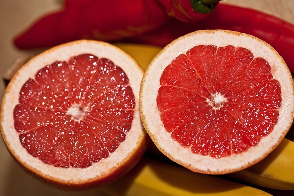 Image of a grapefruit sliced in half